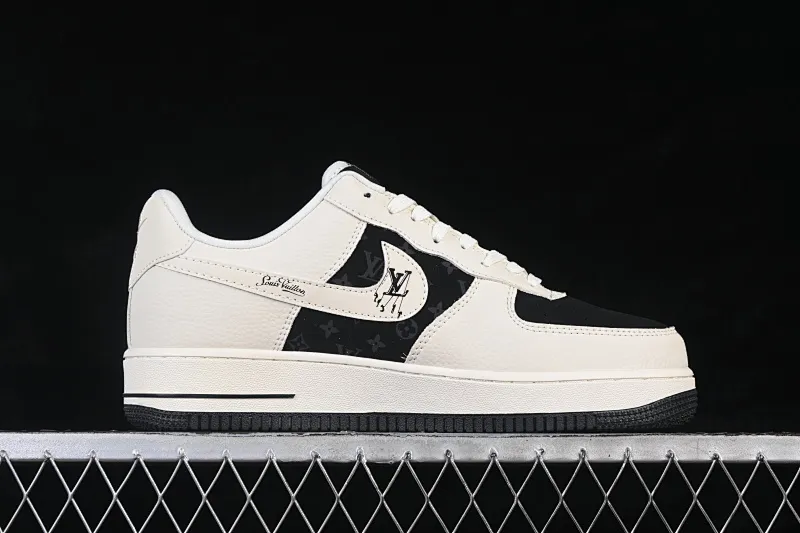 All categories Nk Air Force 1 Air Force series Nk Air Force 1 Low Air Force low top Nike Air Force 1'07 Low Classic presbyopic black stitching Air Force 1 low top casual sneakers DF0188-137